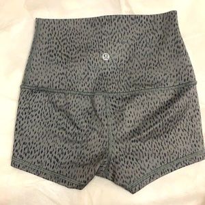 Tiny tiny! lululemon athletica - size 2
